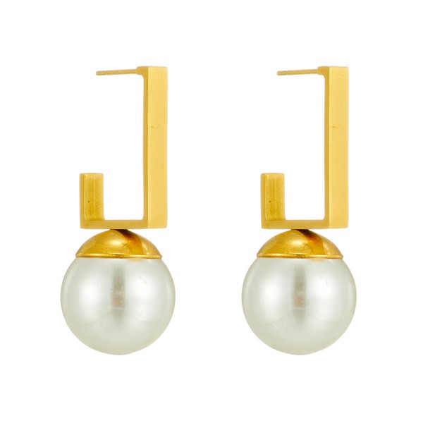 Sophisticated Pearl Gold Hoop Earrings