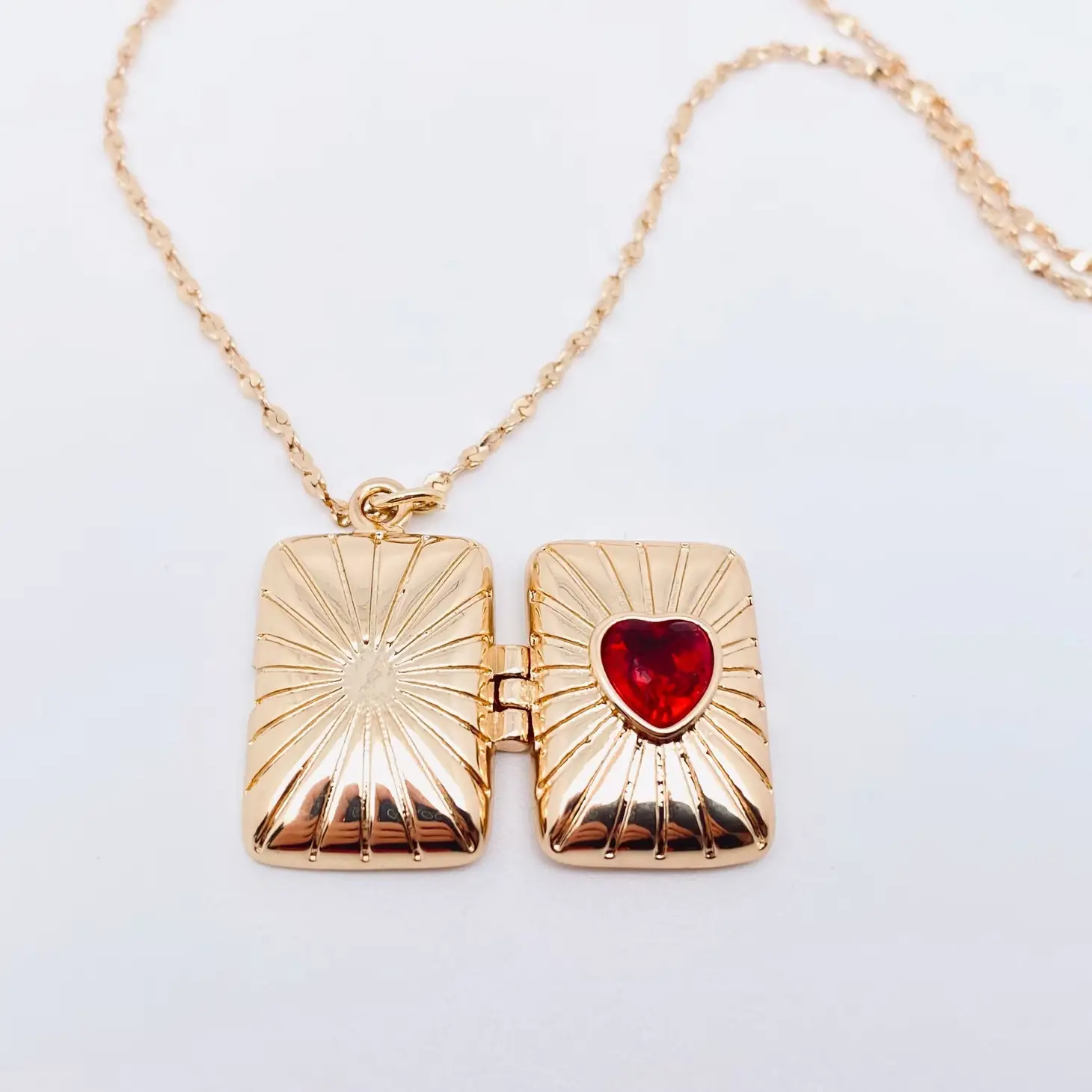 Love Hold Gold Locket Necklace